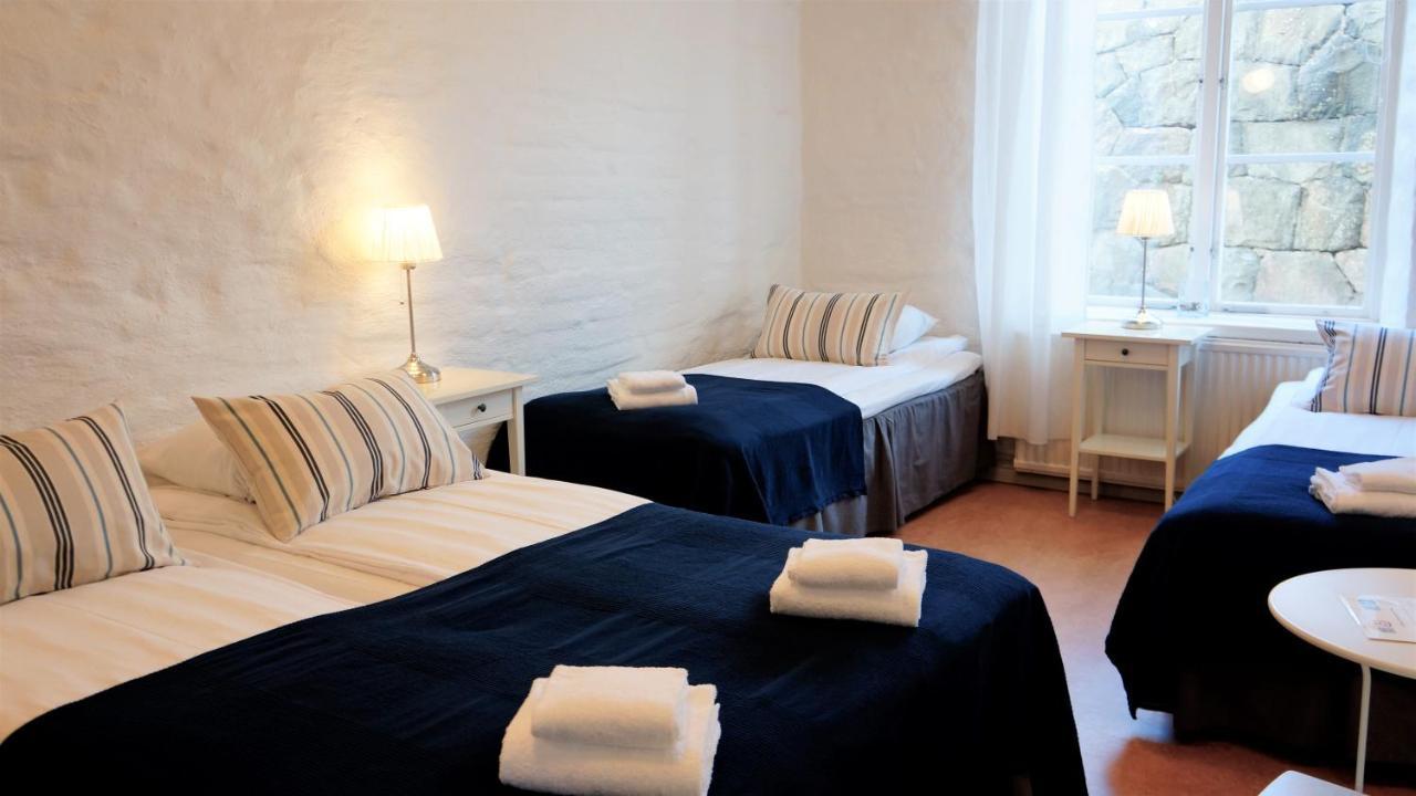 ヴァールベリ Faestningens Bed & Breakfast エクステリア 写真
