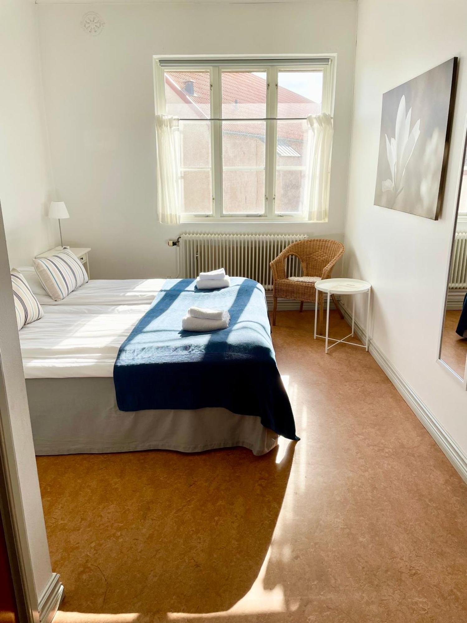 ヴァールベリ Faestningens Bed & Breakfast エクステリア 写真